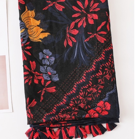 100% cotton Lightweight scarf with tassels - Picture 4 of 6